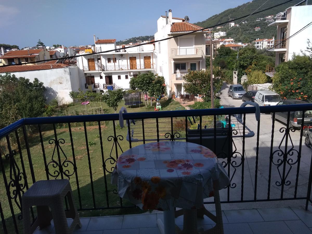 Syraina Apartments Skiathos by Eksteriør billede